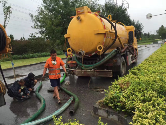 昆明专业清理化粪池清理沉淀池 污水处理淤泥抽运 市政管道清淤清洗